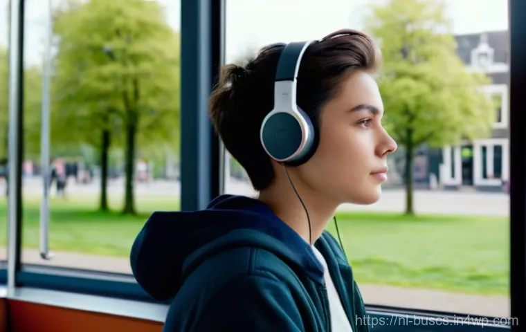 인 미디어 비즈니스의 새로운 기회 탐색 - **Human-AI Creative Synergy:**
    A professional, clean, and futuristic office or home studio setti...